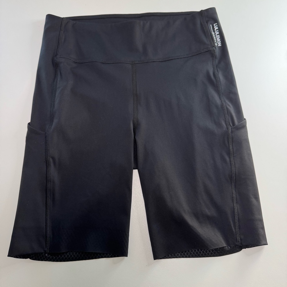 Lululemon Athletica x Barry’s Black Women's 8” Biker Shorts Never Worn